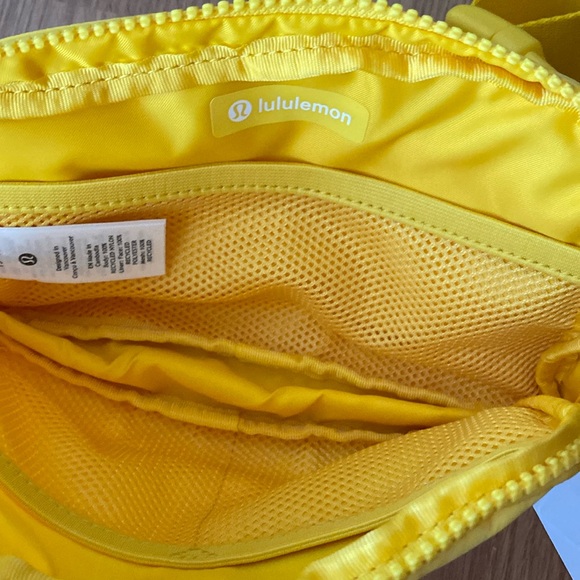 ❤️ Lululemon Utility Yellow Extended Strap Everywhere Belt Bag NWT - Picture 6 of 12